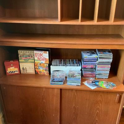 O13 Large Lot of CD's with CD Collector & Tray