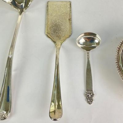 D29 Set of 4 Silverplate Serving Pieces