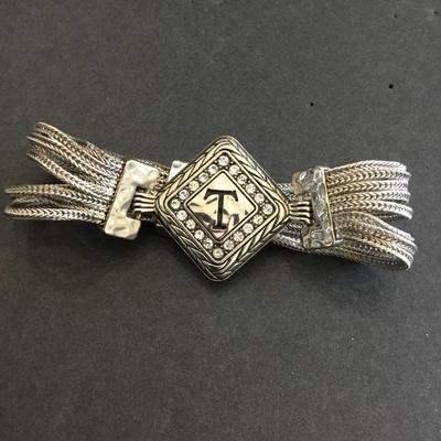 Very nice silver toned, magnetic bracelet
