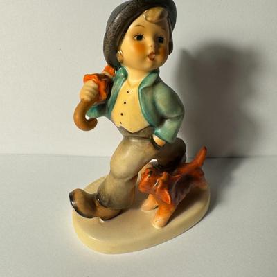 Hummel figurine "Stolling Along" #5