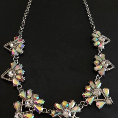 Beautiful, Silver tone rhinestone statement necklace