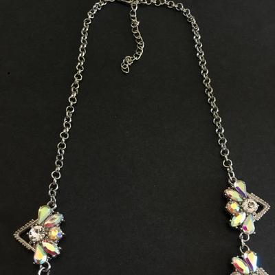 Beautiful, Silver tone rhinestone statement necklace