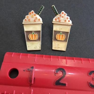 Sugar fix by bubble bar, pumpkin spice, earrings