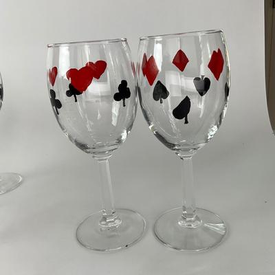 K44 Deck of Card Suits Theme Dishes, Wine Glasses, Linen Napkins
