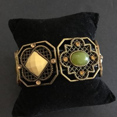 Very nice beautiful bronze toned stretch bracelet