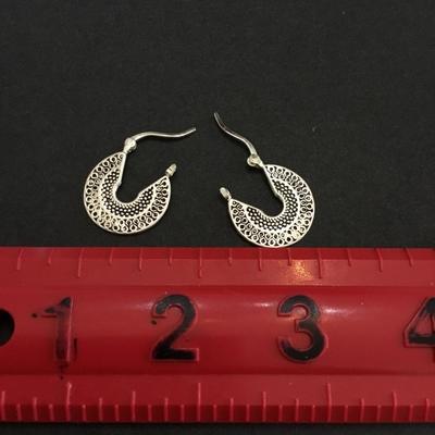 Beautiful vintage silver earrings