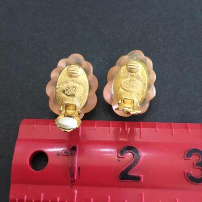 Vintage Joan Rivers, frosted stone with pink crystals clip on Vintage Joan Rivers, frosted stone with pink crystals clip on earrings