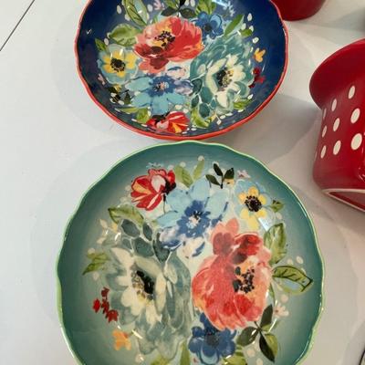 Pioneer Woman mugs and bowls and other dishes