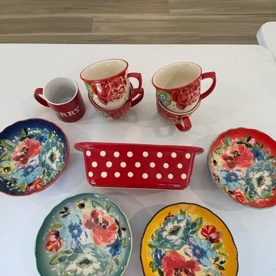 Pioneer Woman mugs and bowls and other dishes