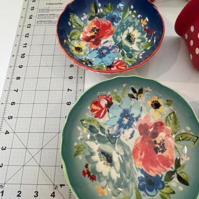 Pioneer Woman mugs and bowls and other dishes