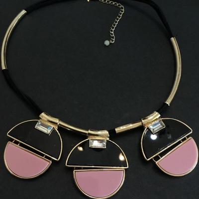 NWT super cute baby pink, black, gold, toned statement, necklace