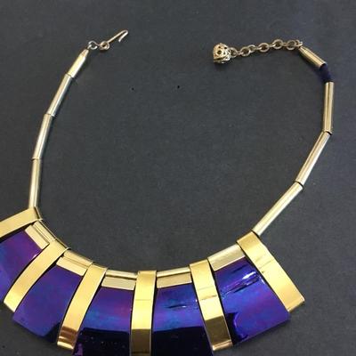 Super cool vintage black volcanic glass collar necklace. Very beautiful. Very cool very nice.