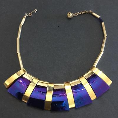 Super cool vintage black volcanic glass collar necklace. Very beautiful. Very cool very nice.