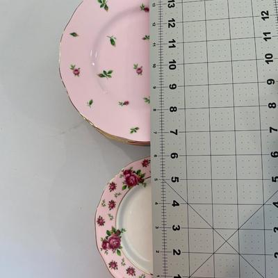 Royal Albert Old County Roses Set of 35 Pieces