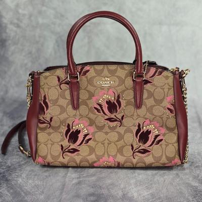 Lot 17: Coach - Sage Carryall In Signature Canvas With Desert Tulip Print Flocking