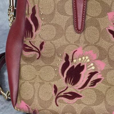 Lot 17: Coach - Sage Carryall In Signature Canvas With Desert Tulip Print Flocking