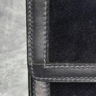 Lot 15: GUCCI Clutch Bag - Sherry Line Navy Suede