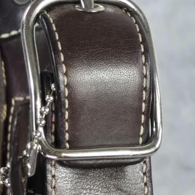 Lot 24: Coach Signature Hobo Bag - With Wallet & Bill Fold