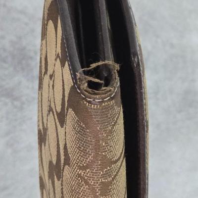 Lot 24: Coach Signature Hobo Bag - With Wallet & Bill Fold