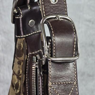 Lot 24: Coach Signature Hobo Bag - With Wallet & Bill Fold