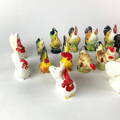 065 Chickens And Roosters Salt And Pepper Shakers