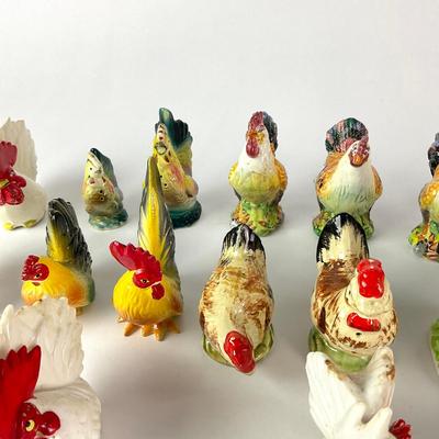 065 Chickens And Roosters Salt And Pepper Shakers