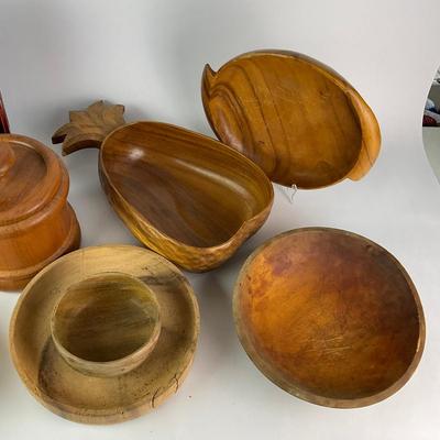 070 Assorted Wooden Bowls Lot