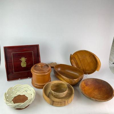 070 Assorted Wooden Bowls Lot