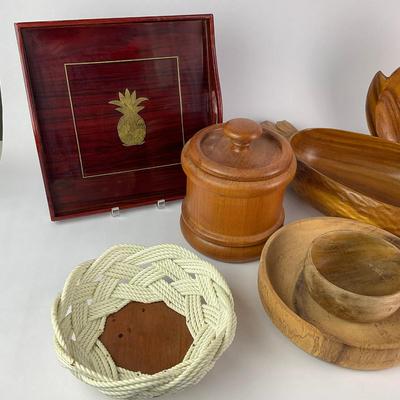 070 Assorted Wooden Bowls Lot