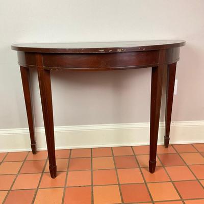 074 Federal Style Half-Moon Mahogany Demi-Lune Table