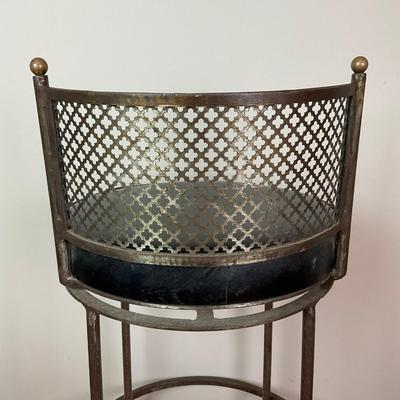077 Vintage Wrought Iron Bar Stool Chair
