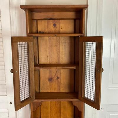 080 Amish-Style Country Kitchen Cabinet