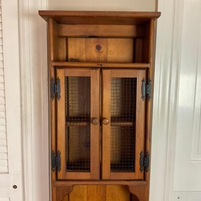 080 Amish-Style Country Kitchen Cabinet