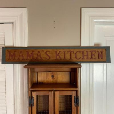 081 Mama's Kitchen Wooden Sign