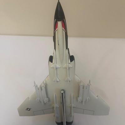 Two Fighter Jet Scale Models (LR-MG)