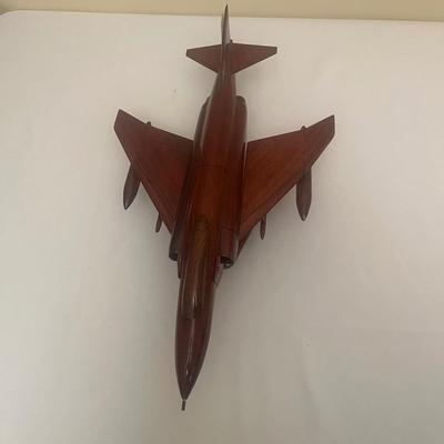 Two Fighter Jet Scale Models (LR-MG)