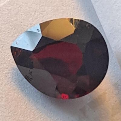 IGI CERTIFIED NATURAL GARNET 5.53 cts