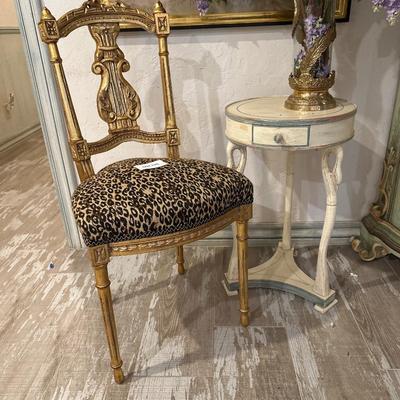 Furniture - Hekman accent table & Gilt Chair w/ Art & decor