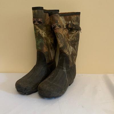 Camouflage Clothing & Boots Size 6 (GB1-MG)