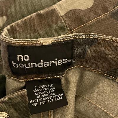 Camouflage Clothing & Boots Size 6 (GB1-MG)