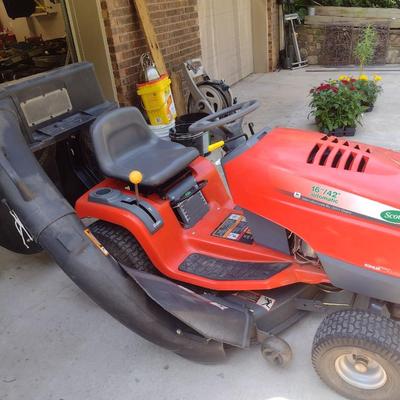 Scotts 16HP 42" Riding Mower with Grass and Leaf Catcher