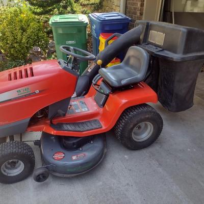 Scotts 16HP 42" Riding Mower with Grass and Leaf Catcher