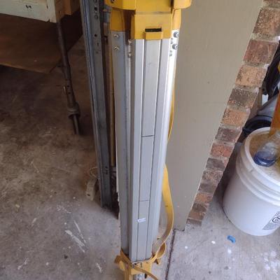 Aluminum Frame Transit Tripod