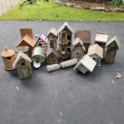 Large Lot of Birdhouses (S-EL)