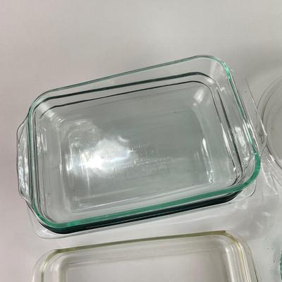 K106 Lot of Pyrex Casserole Baking