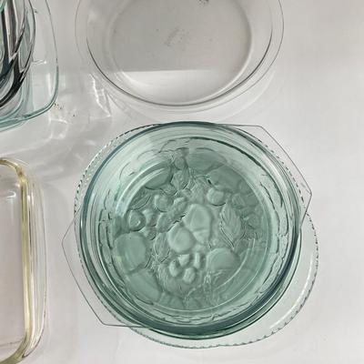 K106 Lot of Pyrex Casserole Baking