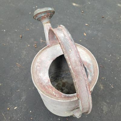 Metal Watering Cans and Buckets (S-EL)