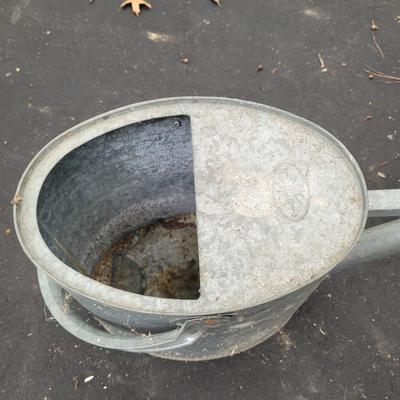 Metal Watering Cans and Buckets (S-EL)