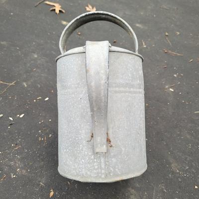 Metal Watering Cans and Buckets (S-EL)