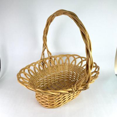 K116 LARGE Vintage Wicker Basket